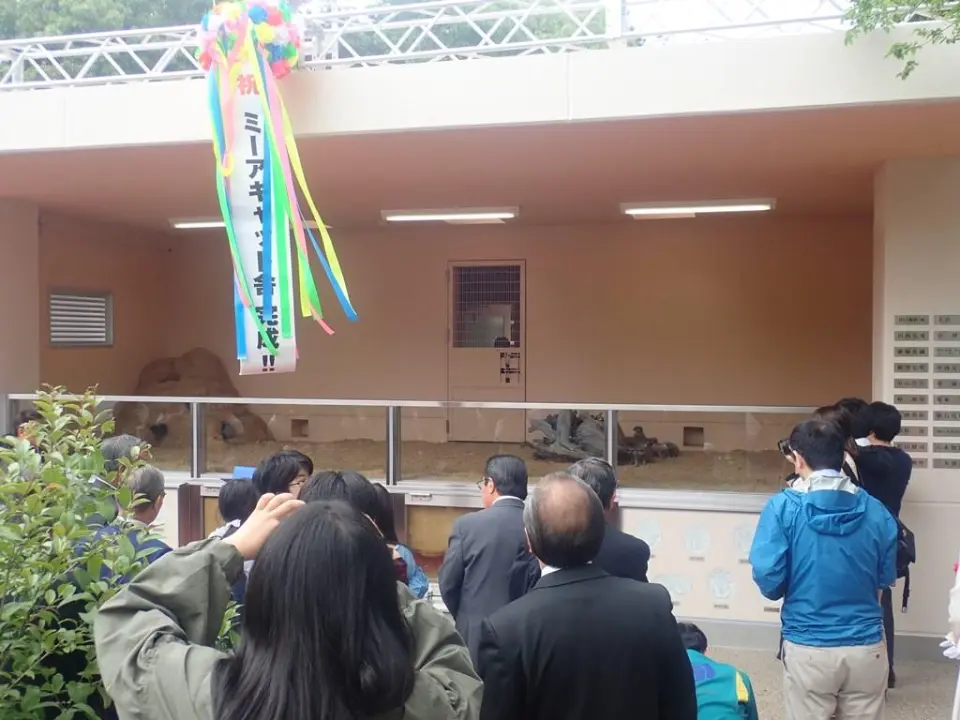 盛大にオープン