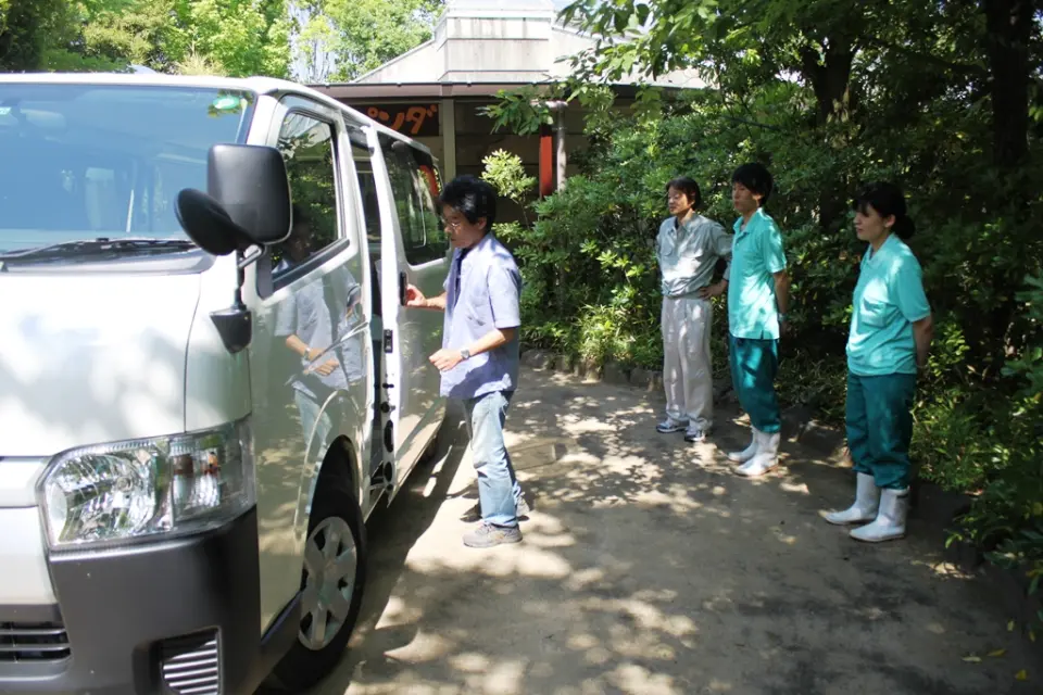 きなこを車に無事乗せました