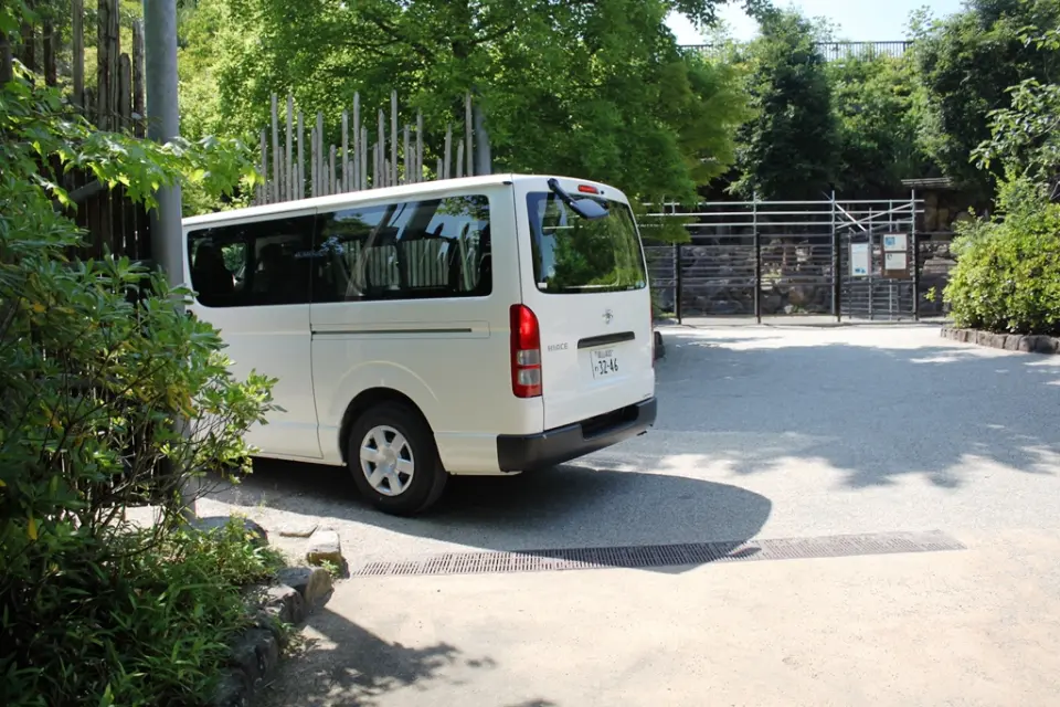 きなこを乗せて出発する車