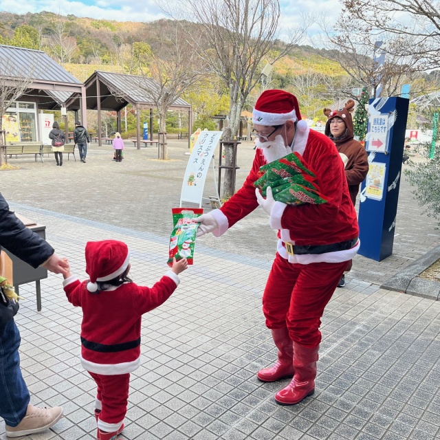 小さなサンタさん♪お待ちしてます