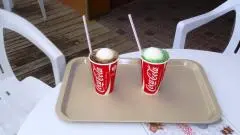 コーラフロート・メロンフロート　各400円